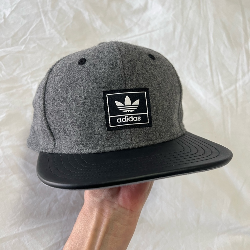 Adidas Trefoil Snapback Hat Cap Grey/Black Wool Blend One Size Fits Most OSFM